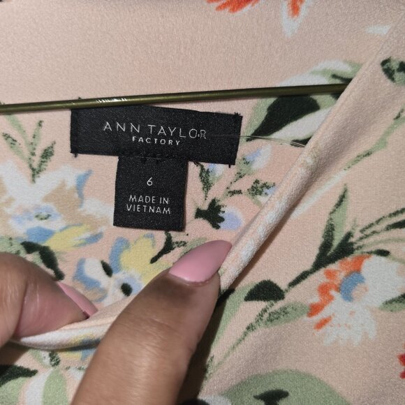 Ann Taylor Multicolor Floral Dress, Size 6 - Picture 4 of 4